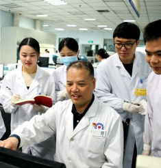 省甲级重点学科是怎样炼成的？走近检验科学科带头人俸家富