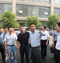 卫生厅厅长沈骥视察我院三期工程