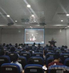 医学融人文，护理讲礼仪