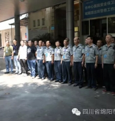 “捉贼记”：窃贼在医院行窃被抓现行