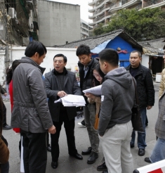 省、市多部门联合就绵阳市中心医院院内改扩建综合项目进行现场办公