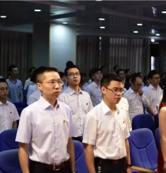 从严治团 延续正能量生态循环 院团委召开团代会进行换届选举