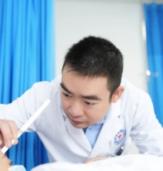 耳鼻喉科博士夏力：从科研到临床的医学之路