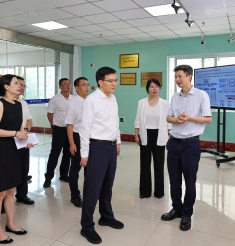 左永祥调研卫生健康工作并看望慰问医务工作者