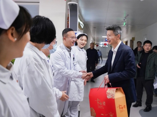 岁寒情暖 院领导慰问一线员工致敬“守岁人”