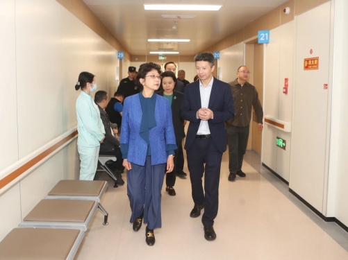 市政协主席李亚莲一行调研绵阳市中心医院经开分院运行及核医学发展情况