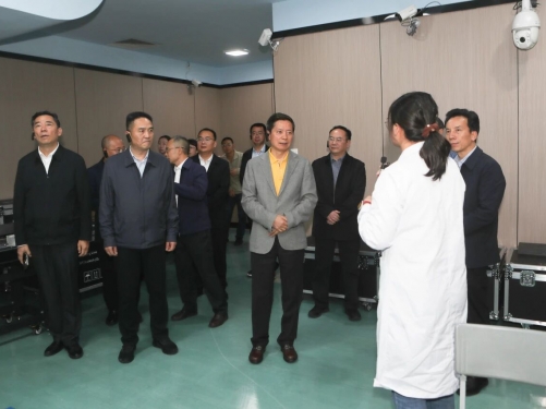 省政协常委、医卫体育委员会主任陈泉一行来院调研核医疗发展情况
