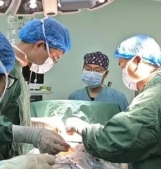 专家下沉解顽疾 绵阳市中心医院助力北川县人民医院切除巨大纵隔肿瘤